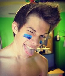 Smiling Boys - Cute Young Twinks Having Fun Happy Super 628ac5128fe5c.jpg