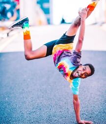 Colours Of The Twinks - Funny Boys Crazy Colour Show 62cf291da44d3.jpg