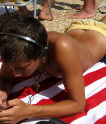 Colours Of The Twinks - Funny Boys Crazy Colour Show 62cf2934d25bd.jpg