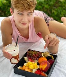 Colours Of The Twinks - Funny Boys Crazy Colour Show 62cf29b001056.jpg