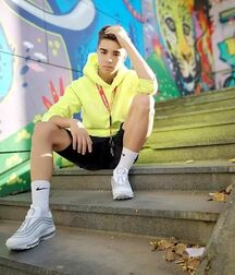 Colours Of The Twinks - Funny Boys Crazy Colour Show 62cf2a2c37fe9.jpg