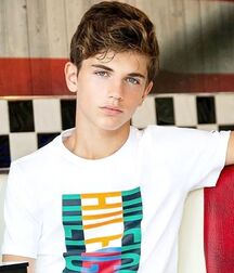 Colours Of The Twinks - Funny Boys Crazy Colour Show 62cf2a603ede3.jpg