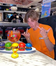 Colours Of The Twinks - Funny Boys Crazy Colour Show 62cf2aa8d3849.jpg