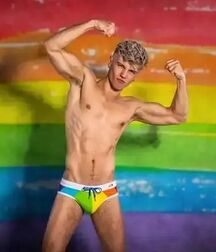 Colours Of The Twinks - Funny Boys Crazy Colour Show 62cf2acbc6c79.jpg