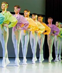 Colours Of The Twinks - Funny Boys Crazy Colour Show 62cf2b0b9f6c9.jpg