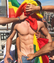 Colours Of The Twinks - Funny Boys Crazy Colour Show 62cf2d6ae5a3d.jpg