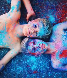 Colours Of The Twinks - Funny Boys Crazy Colour Show 62cf2e069e48b.jpg
