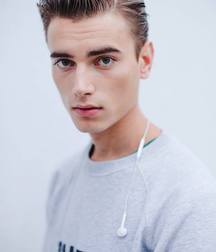 Models 57489f59a9d07.jpg