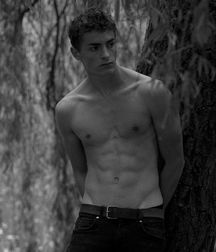 Models 57489f802dd33.jpg