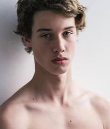 Models 57489f89e3cdc.jpg