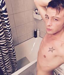 Models 57489f926d473.jpg