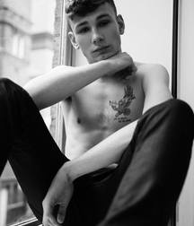 Models 57489f93cd482.jpg