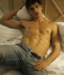 Models 57489f98be789.jpg