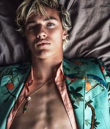 Models 57489f9c3f3ca.jpg