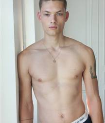 Models 57489f9ce1903.jpg