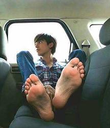 100 Barefoot Guys - Part 2 59c9e47d84255.jpg