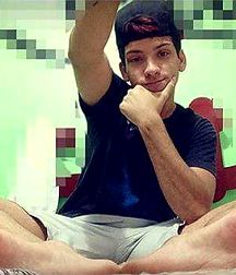 100 Barefoot Guys - Part 2 59c9e5918af00.jpg