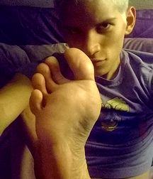 100 Barefoot Guys - Part 2 59c9e714032e5.jpg