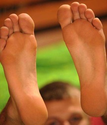100 Barefoot Guys - Part 1 59ce8513dec2f.jpg
