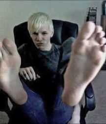 100 Barefoot Guys - Part 1 59ce884d2d5d0.jpg
