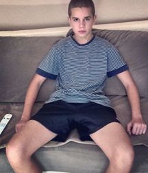 TWINK 5a28c7b35ca62.jpg