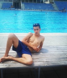 TWINK 5a28c7f34f343.jpg