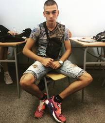 TWINK 5a28c8422e995.jpg