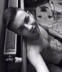 Twinks 5ce018c131551.jpg