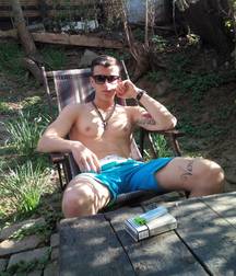 Twinks 5ce0194af356c.jpg