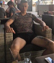 Twinks 5ce0194ed3f01.jpg