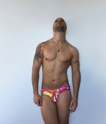 Hot guys and hot bulbs. 5740a18941f7a.jpg