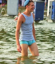 Hot guys and hot bulbs. 5740a18d20364.jpg