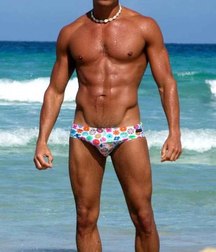 Hot guys and hot bulbs. 5740a198b10d9.jpg