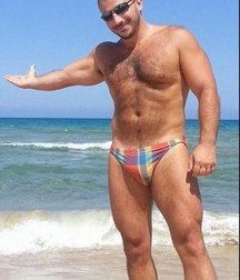 Hot guys and hot bulbs. 5740a1a730ae5.jpg