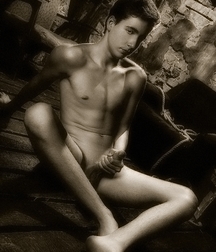 More Eros 5895fee885d41.jpg