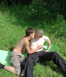 Alex & Den 59d08e47c75c5.jpg