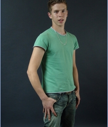 DOMINIK 59e27e9fa0f55.jpg