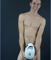 DOMINIK 59e27f758c76f.jpg