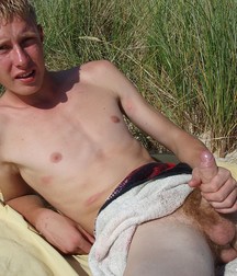 Artur 59f0d3c593ba4.jpg