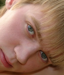 Artem 59f2e644754b9.jpg