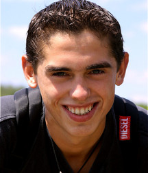 Alex 5a37997b774f4.jpg
