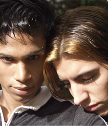 Gal & Hen 5a3a020ad977d.jpg