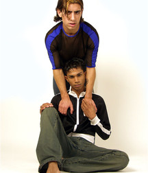 Gal & Hen 5a3a02154a23a.jpg