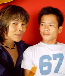 Lee & Jo 5a3bd880654fa.jpg