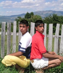 Brothers 5a44ca3ba4d96.jpg