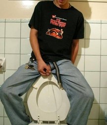 Pissing Boys 5a54ad6c7ed51.jpg