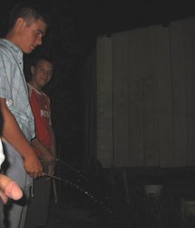 Pissing Boys 5a54ad7f7a69f.jpg