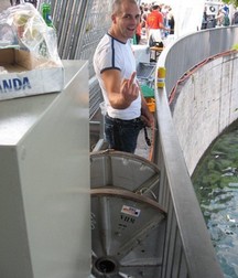 Pissing Boys 5a54adb8f0a2d.jpg