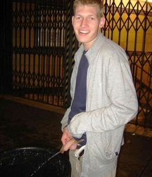 Pissing Boys 5a54adba29b61.jpg