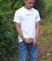 Pissing Boys 5a54adbd61099.jpg